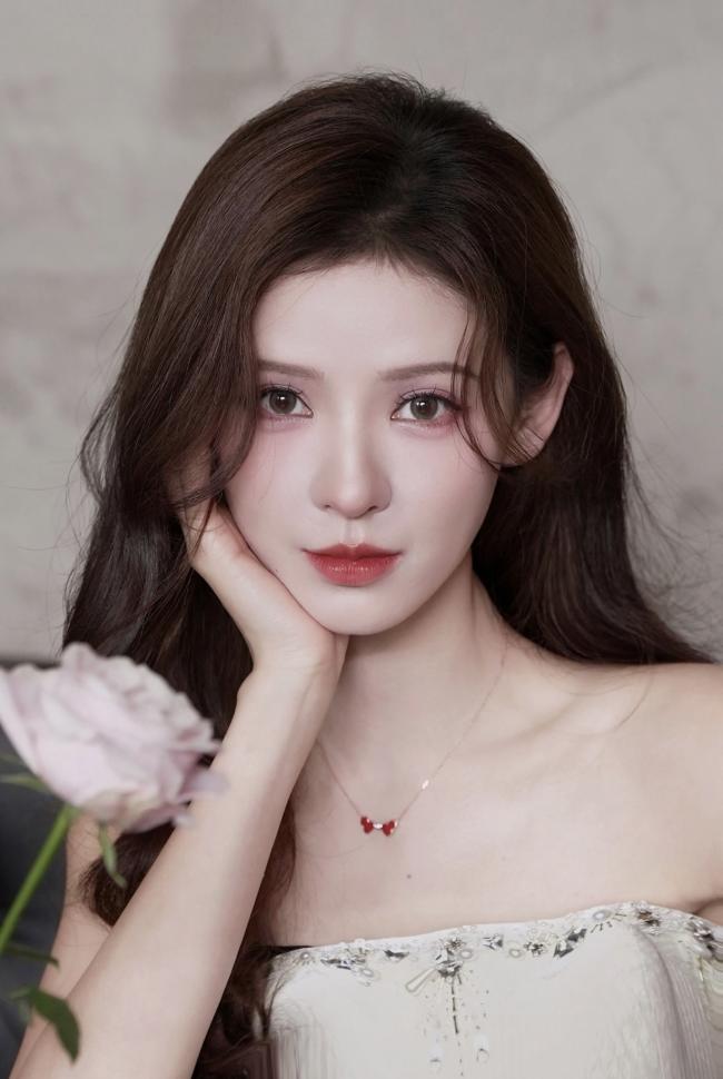 06年建模脸张予曦